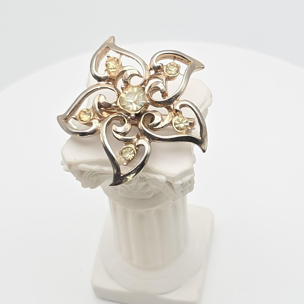 Vintage Floral Pinwheel Brooch Pin Crystal Accents Mid-Century Gold Silver Tone